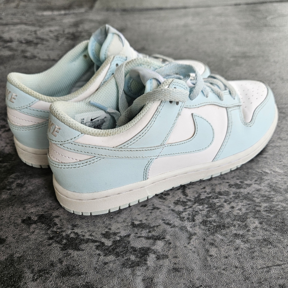 Nike Kid Dunks low Sneakers - White and Light Blue